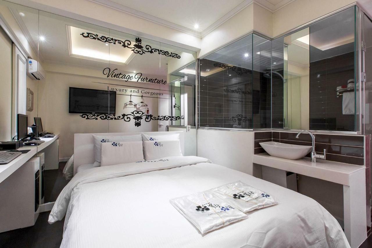 Kondae Plein Motel Seoul Exterior photo